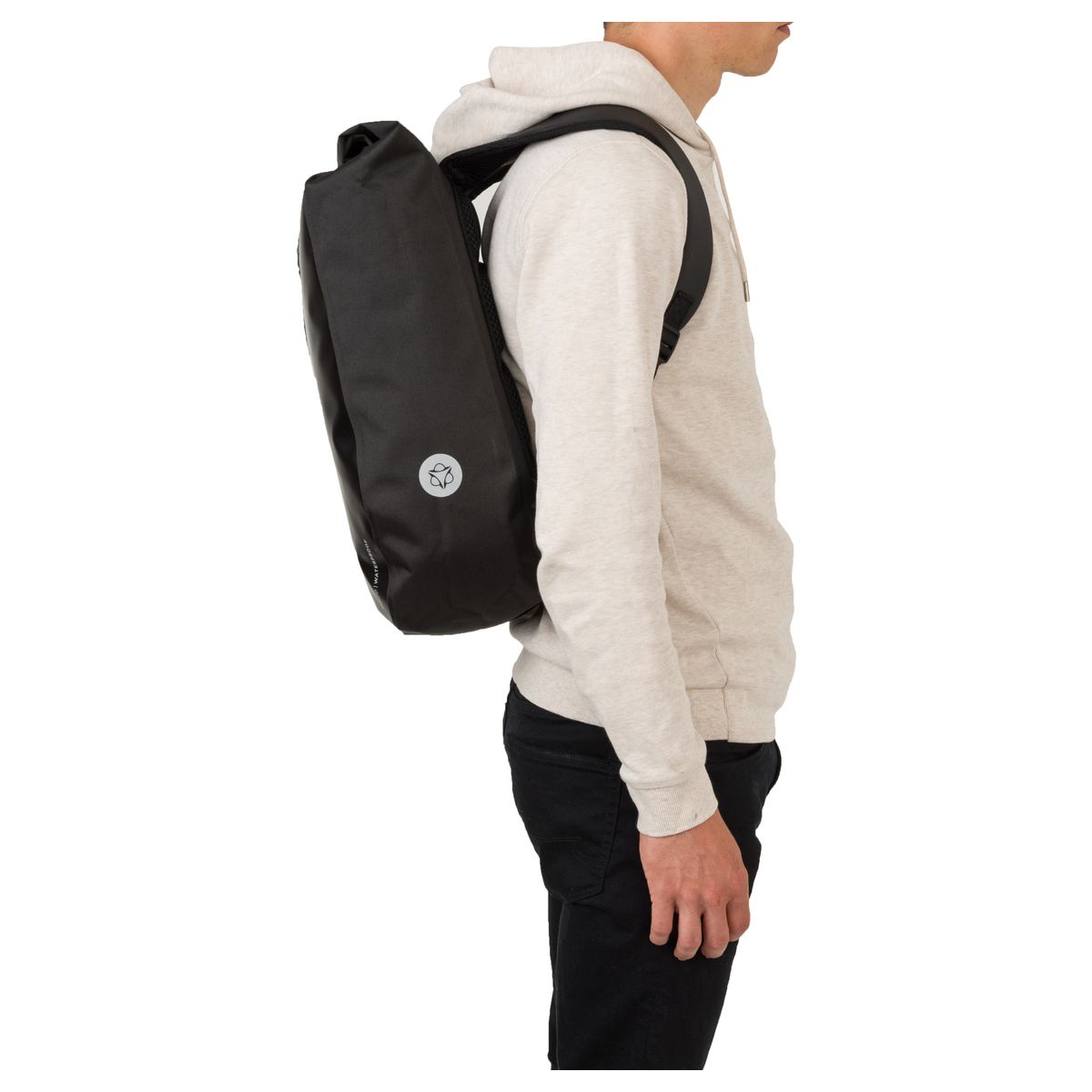Backpack Shelter Large Black fit example