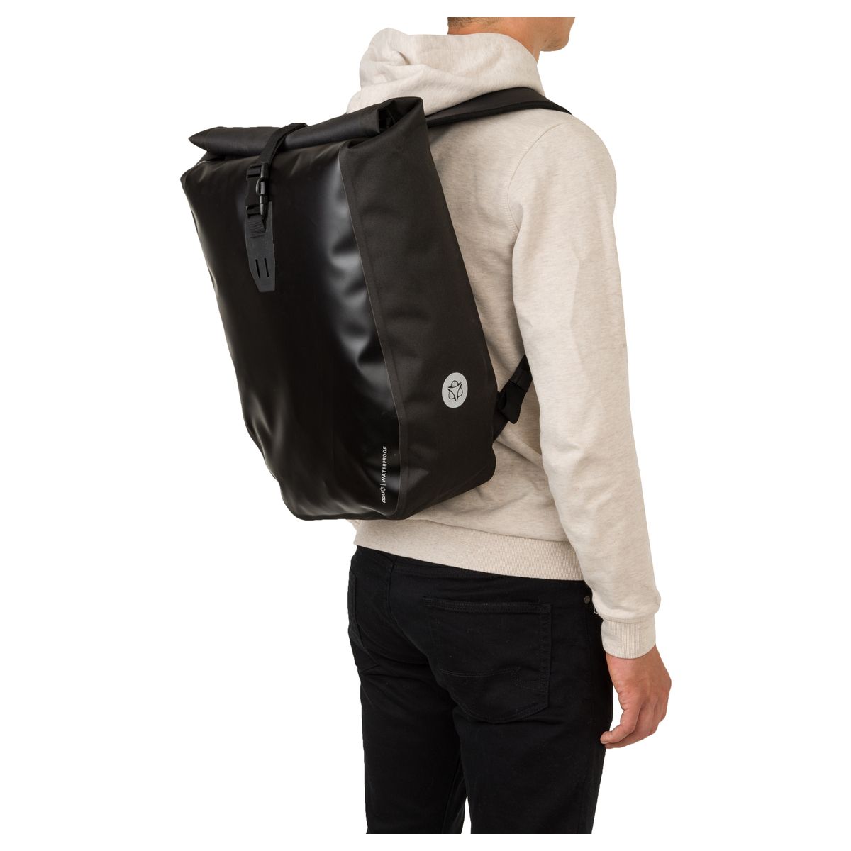 Backpack Shelter Large Black fit example