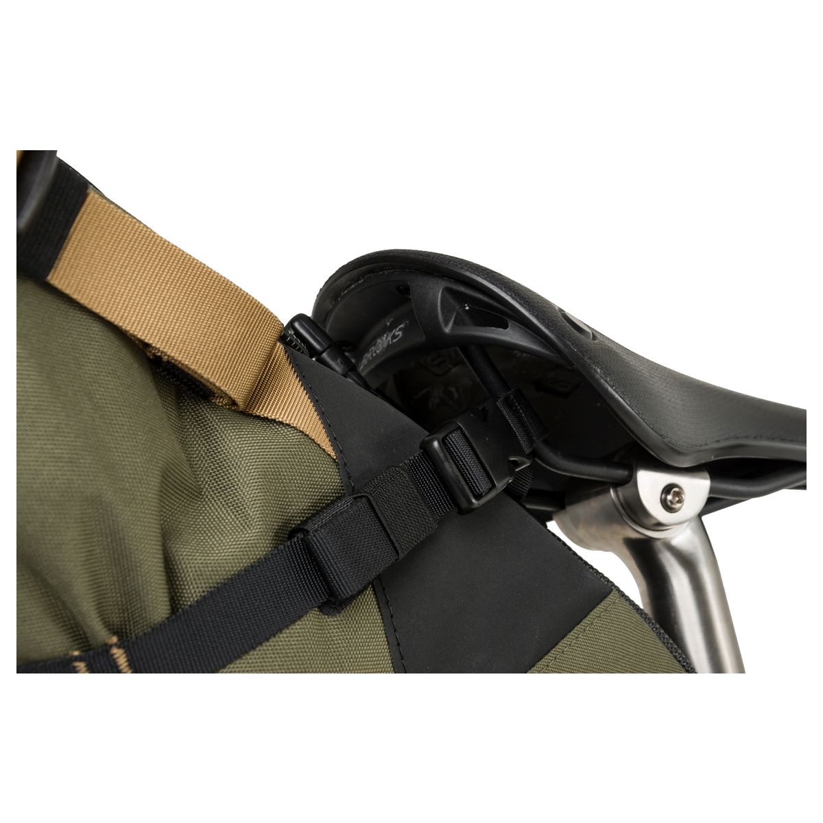 Seat-Pack Venture Army Green fit example